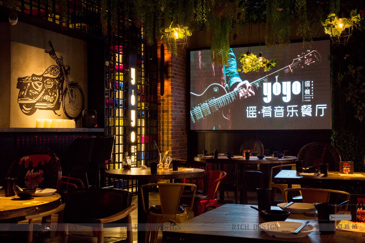 現(xiàn)代音樂餐廳裝潢實(shí)景圖角度